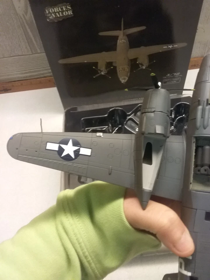 Forces of Valor U.S. B-26B Marauder 1/72 85084 pre-owned - Image 4 of 4