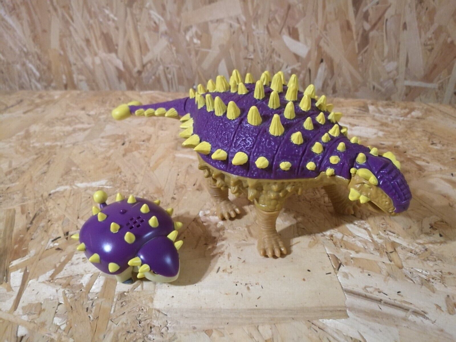 Sega/Sunrise Playmates Toys Dinosaur King Big & Small Saichania Transforming Toy