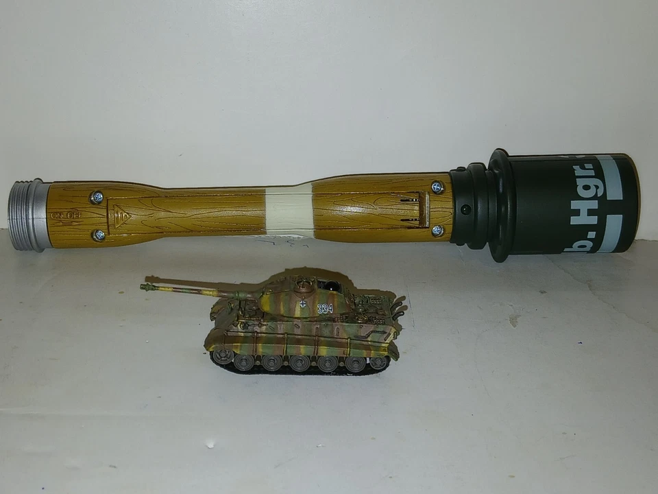 Rare Takara 1:144 World Tank Museum remote control IRC King Tiger II WR-03 - Image 3 of 4