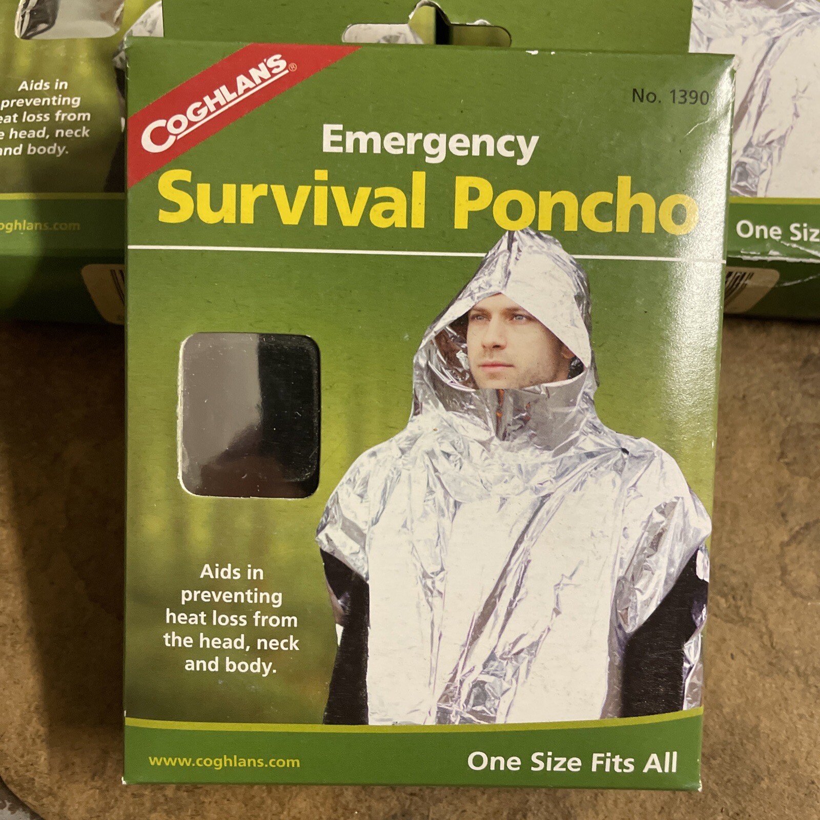 Coghlans Poncho Di Sopravvivenza Di Emergenza, Mantello Isotermico Antivento, Colore Argento, Leggero E Compatto - 3