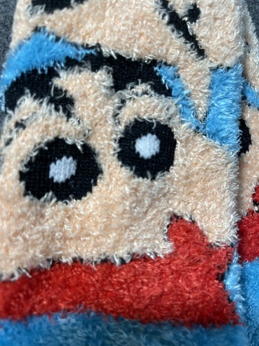 Crayon Shin-chan Fuzzy Socks -22~24cm (youth XL or women 5-7) - Picture 3 of 5