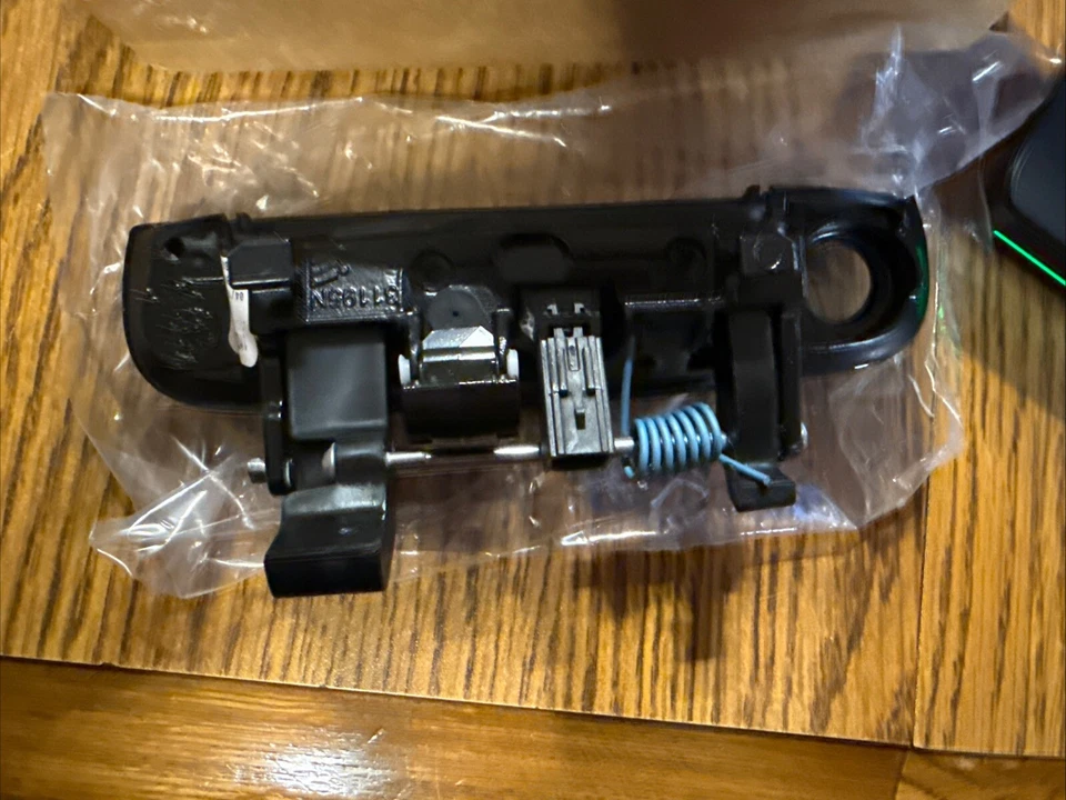 Manija de puerta exterior del lado del conductor delantero izquierdo Dodge Charger 2011-2013 Mopar OEM NEGRO Foto 4 de 4