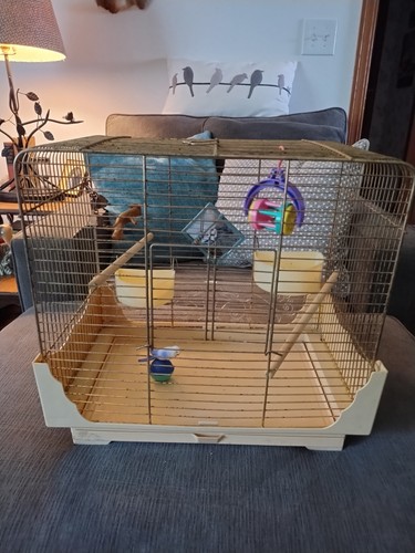 Vintage 1980’s Pacific Cage and Furniture Co. Bird Cage w/Food Dishes And Toys