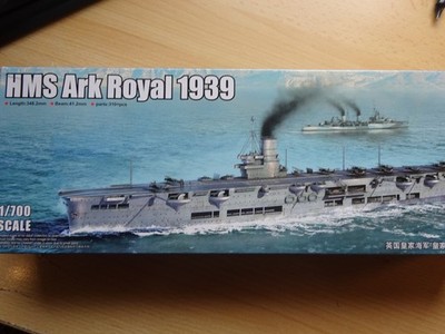 HMS Ark Royal 1939 Flugzeugträger 1/700 Trumpeter Bausatz Plastikmodel
