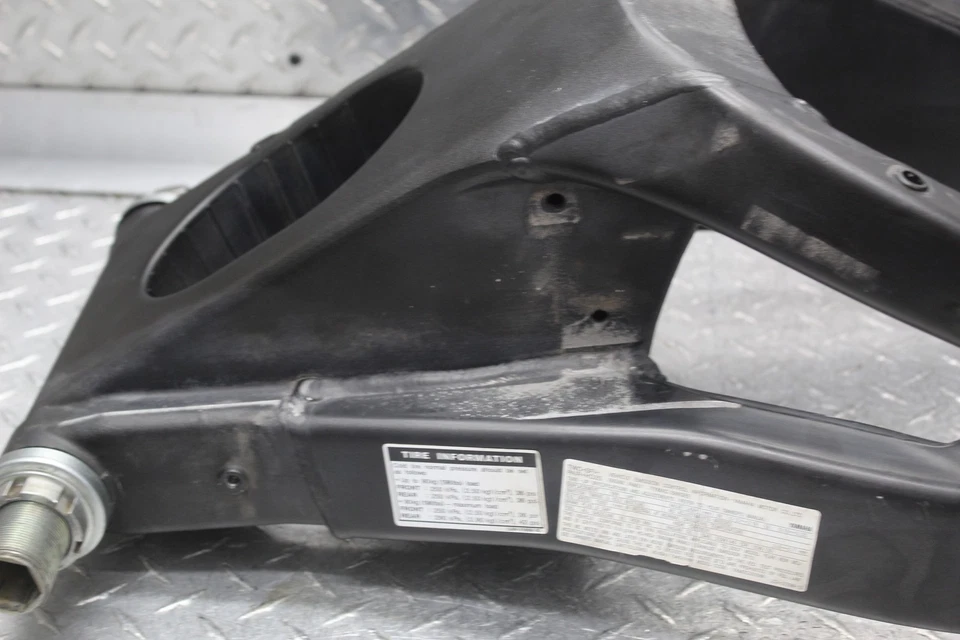 Yamaha YZF R6 2007 basculante Foto 3 de 4