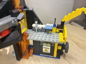 LEGO the LEGO Ninjago Movie Garmadon's Volcano Lair 70631 With Minifigures