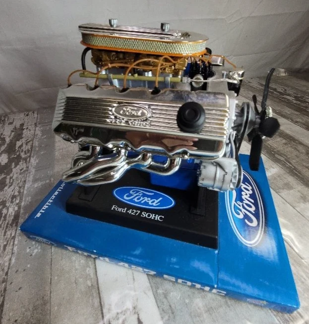 Liberty Classics 427 SOHC Ford Engine Model Moving Parts Excellent Condition - Image 4 of 4