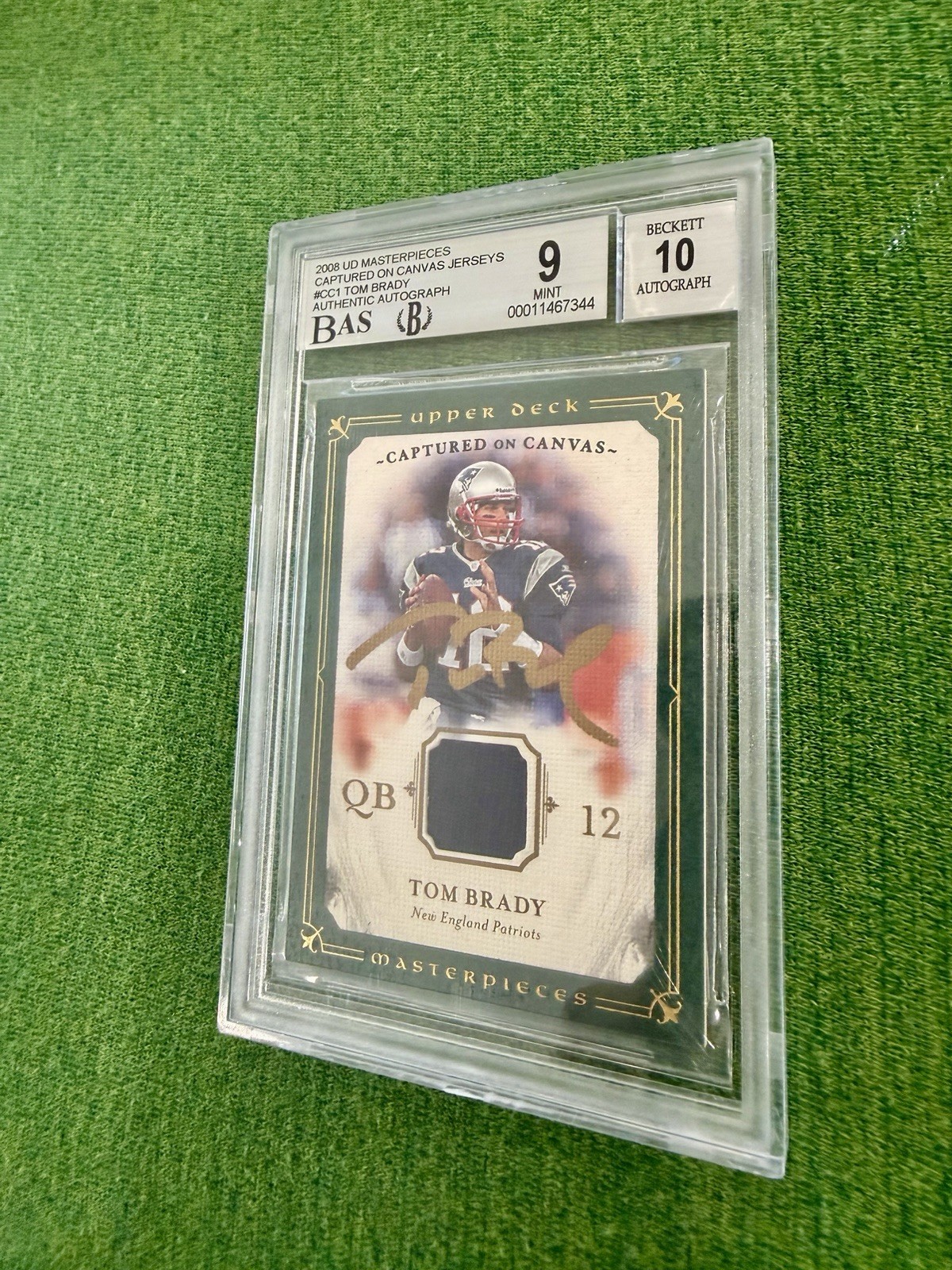 Rare 2008 Upper Deck Masterpieces Canvas Jersey Patch Auto 10 Tom Brady BGS 9 view 4