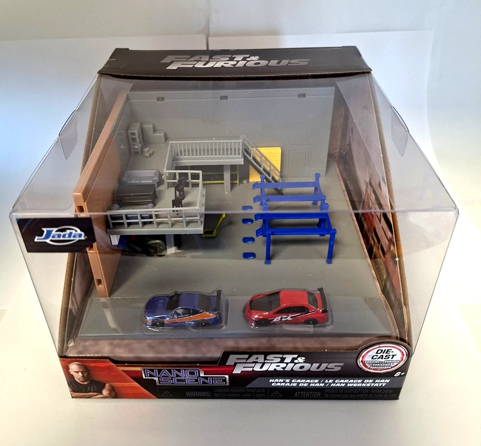 JADA TOYS 1/87 - MITSUBISHI HAN'S GARAGE NANO SCENE FF WITH 2 CARS 36403