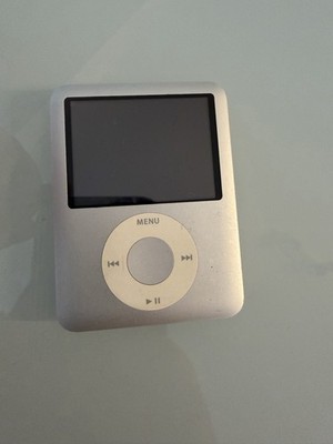 Apple iPod Nano 3. Generation 4 GB A1236 Silber