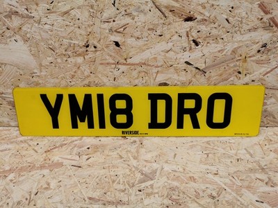 NUMMERNSCHILD GROSSBRITANNIEN ENGLAND VOR EU ''GB'' - GELB - YMI8 DRO