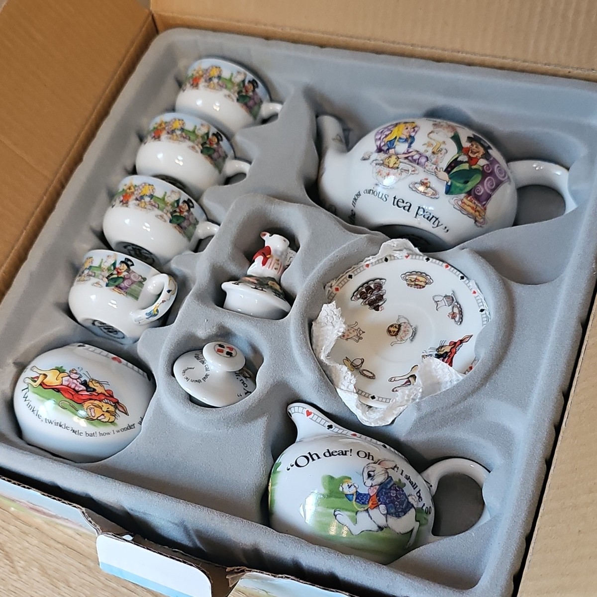 Cardew Alice in Wonderland Mini Ceramic Tea Set Boxed13pc Glossy