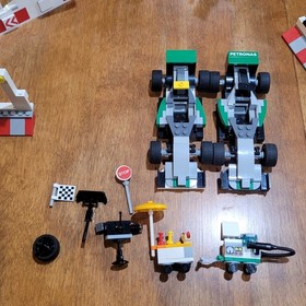 LEGO 75883 Mercedes AMG Petronas Formula One Team Speed Champion Incomplete READ