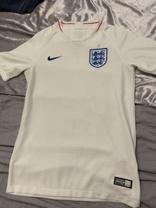 england football kit age 10
