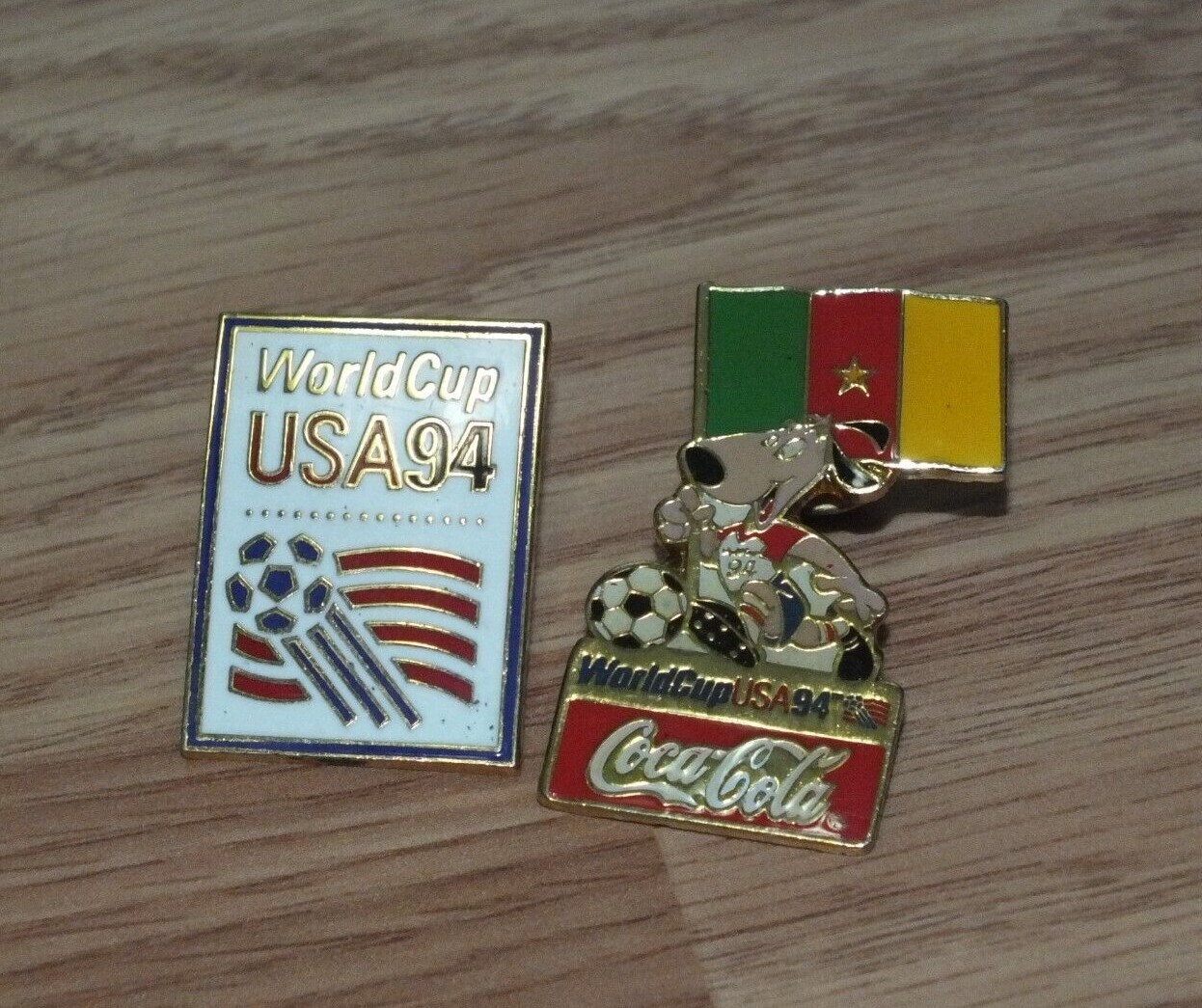 Sponsor Member Pin Lot of 2 Coca-Cola USA 1994 World Cup Sponsor Mascot Sports Souvenir ...