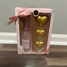 Love Beauty Sparkling Bubble Bath  Shower Gel Gift Set with Heart Bath Fizzer