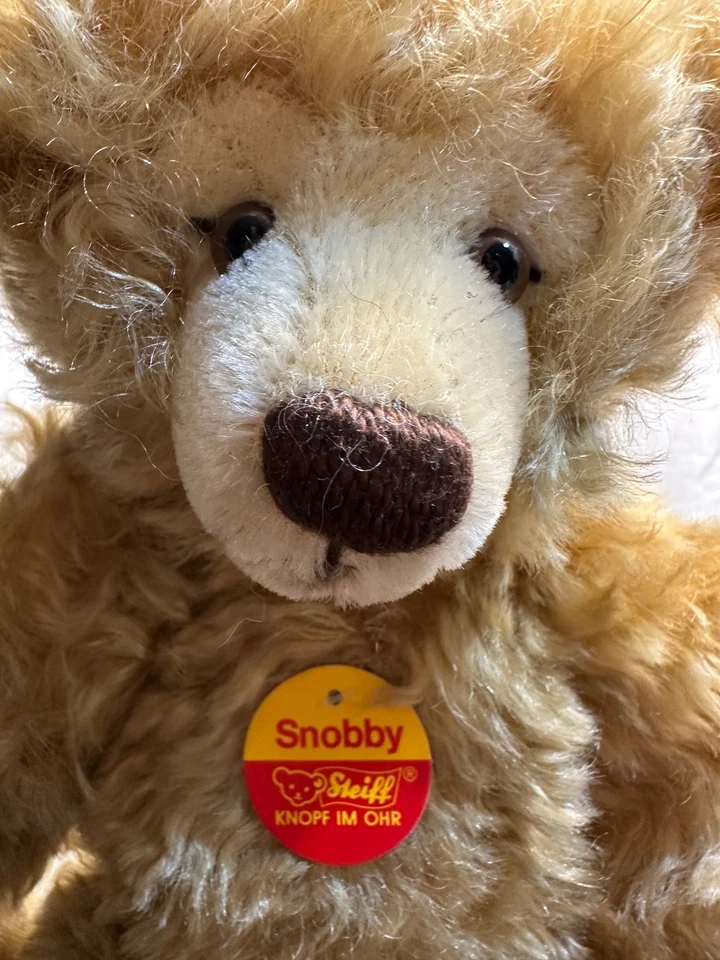 Vintage Steiff sits at 12in "Snobby" golden brown #028267 - Image 2 of 4