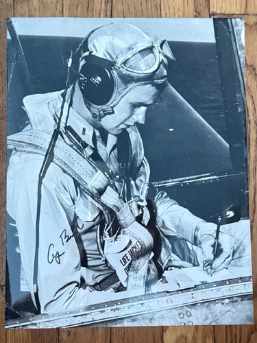 George HW Bush Signed 11x14 Photo Military Service WW2 President 41 USA BAS LOA
