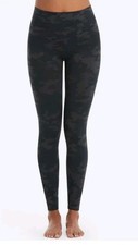 Spanx Look at Me Now Seamless Leggings in Black Camo Size Medium NWT