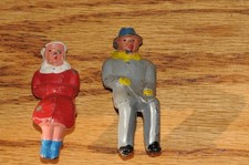 Vintage Barclay Manoil Metal Figures Couple Man  Woman Sitting Made In USA Toys