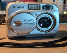 Fujifilm FinePix 2650 Digital Camera Silver, 2.0MP, Tested