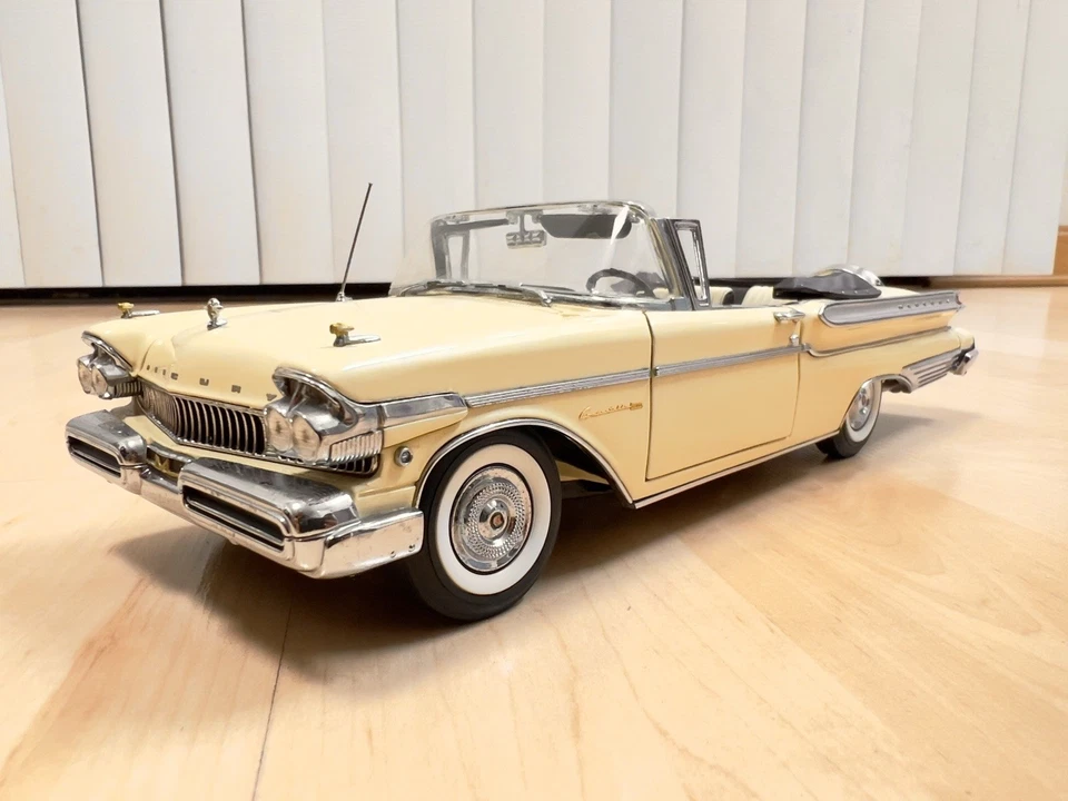 Mercury Turnpike Cruiser 1957 convertible bajo licencia Ford Motor Company Foto 2 de 4