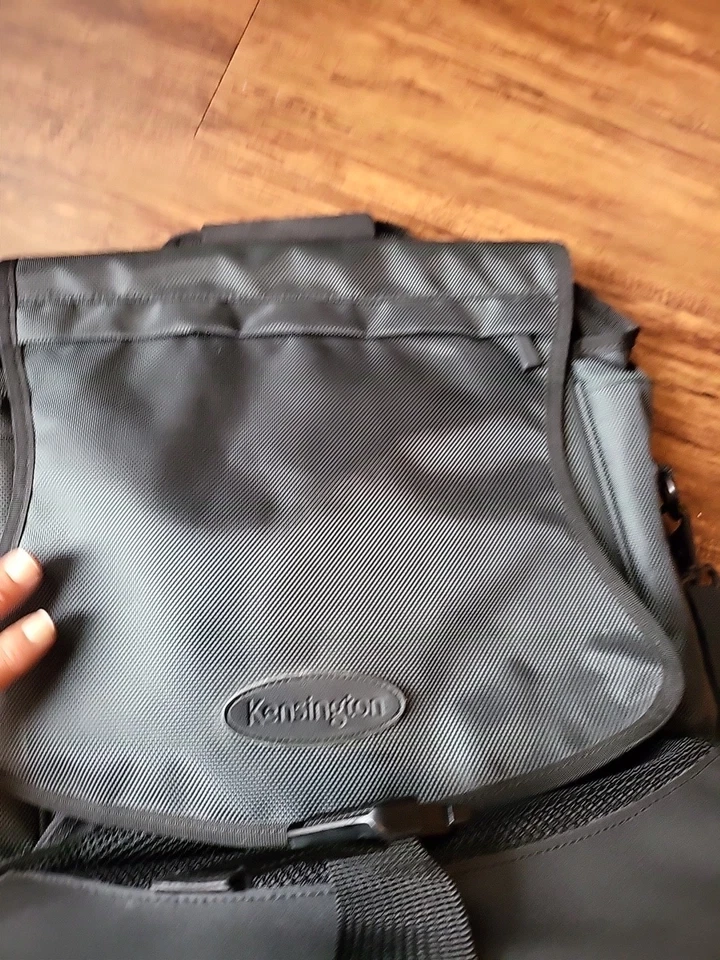 Kensington Alforja Pro Notebook Mochila Estuche Negro Portátil Bolso Mochila  Foto 3 de 4