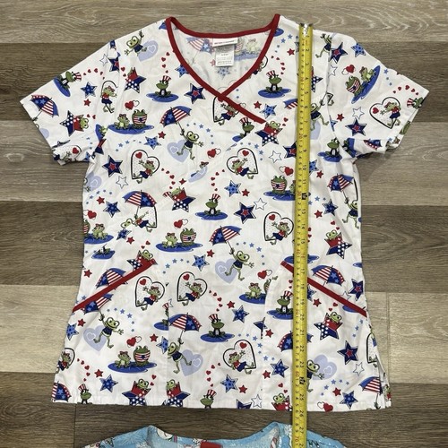 3 Scrub Tops Womens Sz Small Scrubstar Patriotic Frogs HQ Pandas Frosty Snowman - Picture 8 of 17