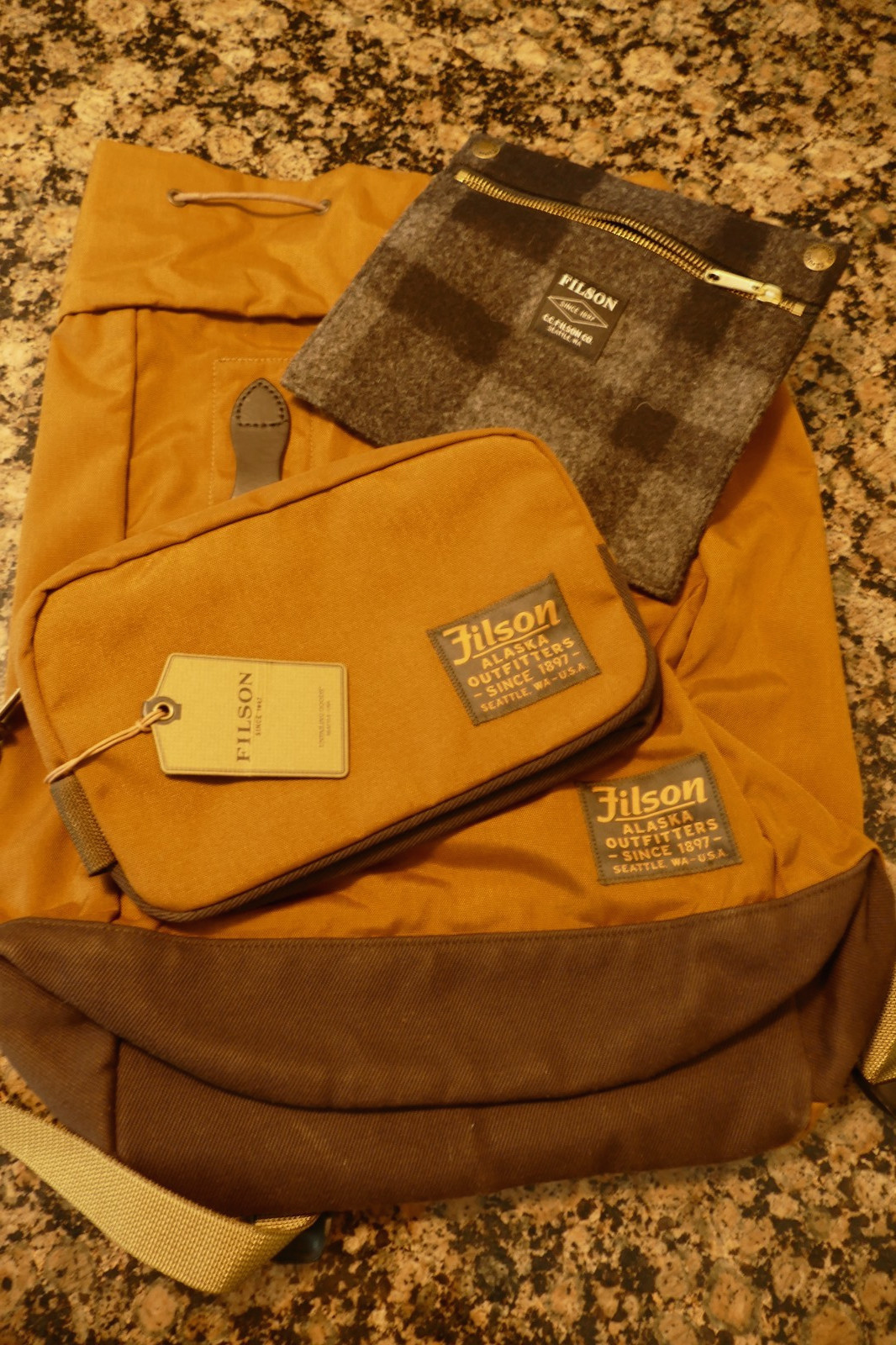 FILSON BALLISTIC NYLON BACKPACK AND TRAVEL PACK-WISKEY-NEW- rrp £260 - £125 image 4