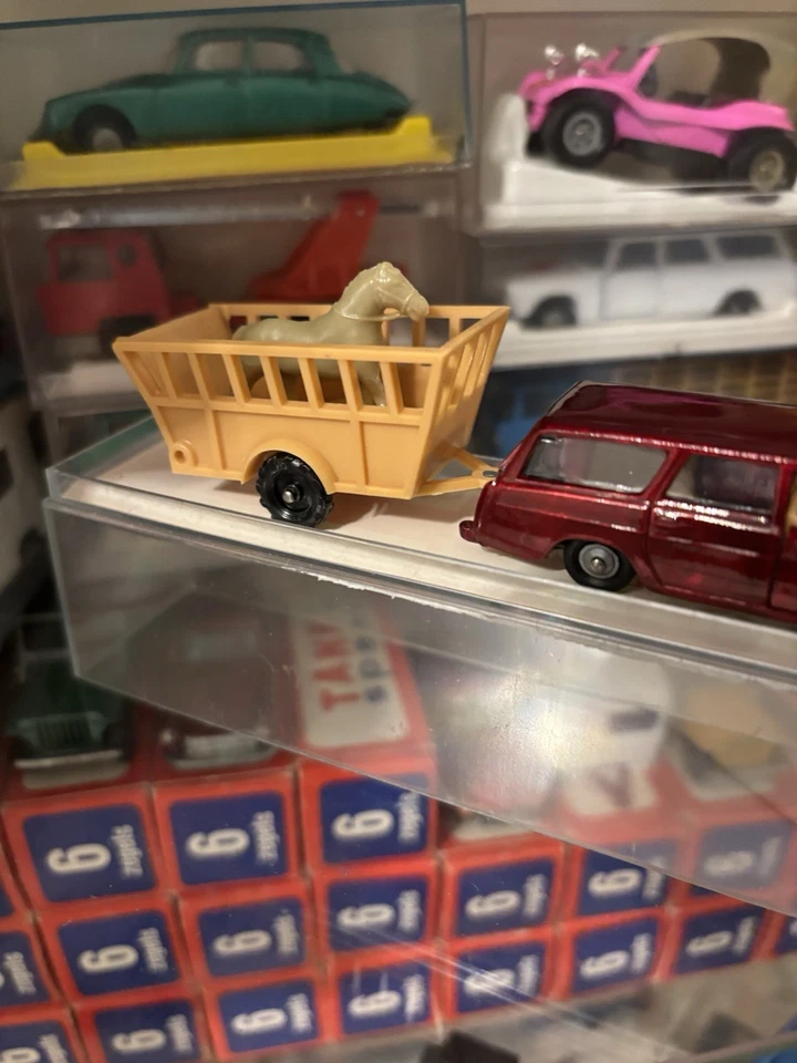 Majorette Peugeot 404 avec remorque cheval - Photo 3/4