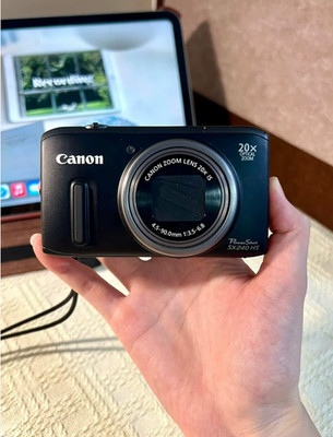 Canon PowerShot SX240 HS Digital Camera 12.1MP 20x Optical Zoom with Accessories