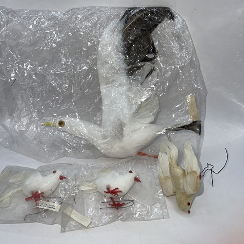 Adornos Paloma Blanca Pies de Alambre Pájaros Emplumados Arreglo Floral Decoración Cuatro (4) - Imagen 1 de 10