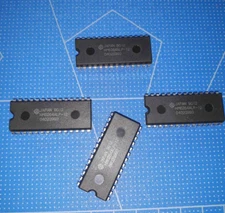 2x HM6264ALP-12 Hitachi 8192-word x 8-bit High Speed CMOS SRAM 120ns DIP28