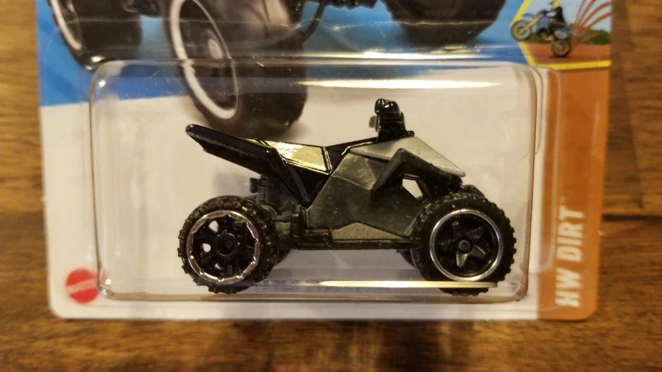 Hot Wheels - TREASURE HUNT * Rig Storm * Lote de 3 autos - Tesla CyberQuad/Snoopy Foto 3 de 4