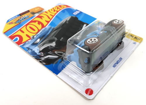 Hot Wheels Lets Race Hotweiler 66/250 Light Blue HW Mega Bite 3/5 Mattel HTC03 - Picture 4 of 5