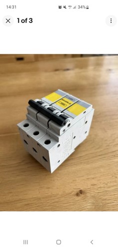 Square D QOE 32 Amp Type D MCB Circuit Breaker 3 Phase Pole - Picture 2 of 3
