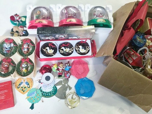 Collectible Christmas decorations, snow globes, ornaments, magnets - Picture 1 of 12