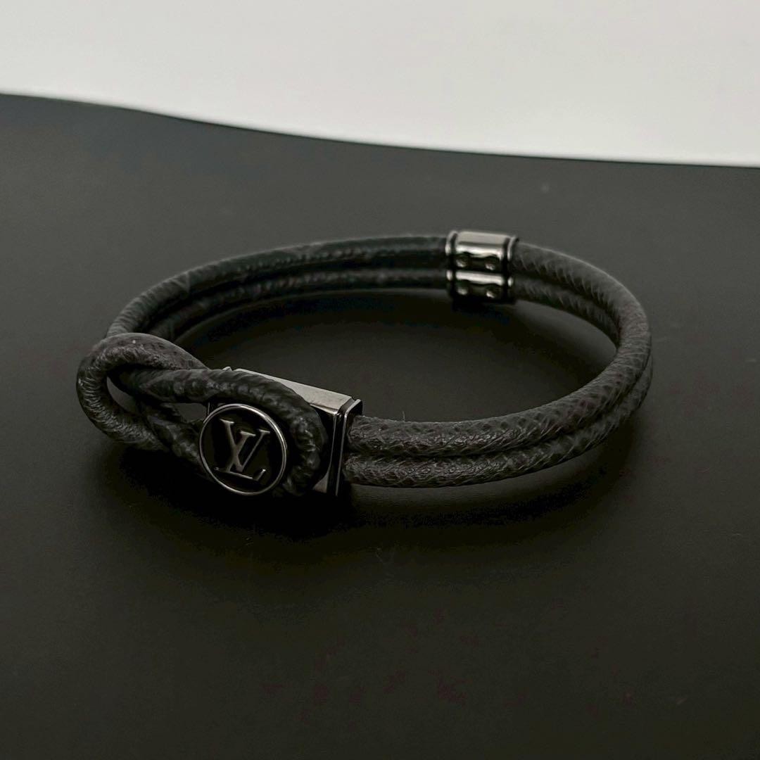 Louis Vuitton Aunthentic Eclipse Loop It Monogram… - image 15