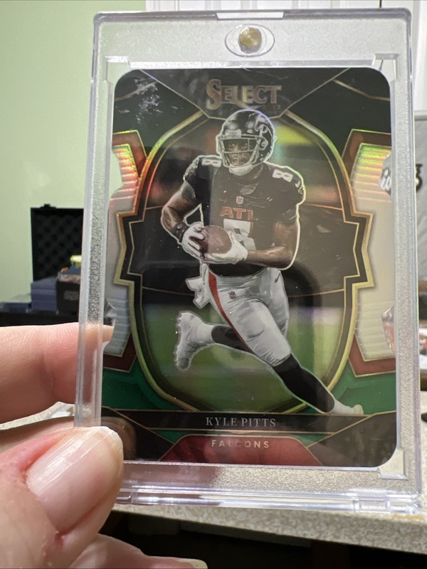 2022 Panini Select - Concourse Kyle Pitts #37 Black & Green Prizm Die-Cut