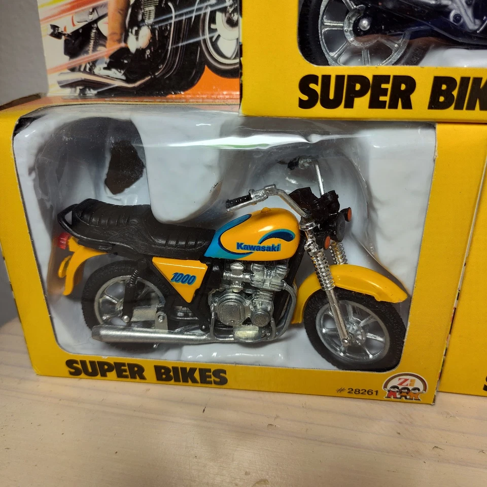 (7) Super Bikes Años 80 1/18 Suzuki RM, Kawasaki, Maico, Diecast Intex Zee Toys Nuevo en Caja Foto 4 de 4