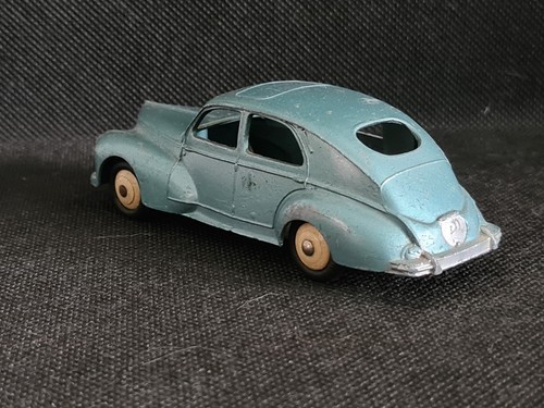 Dinky toys France Peugeot 203 Ref 24R - Photo 6/7