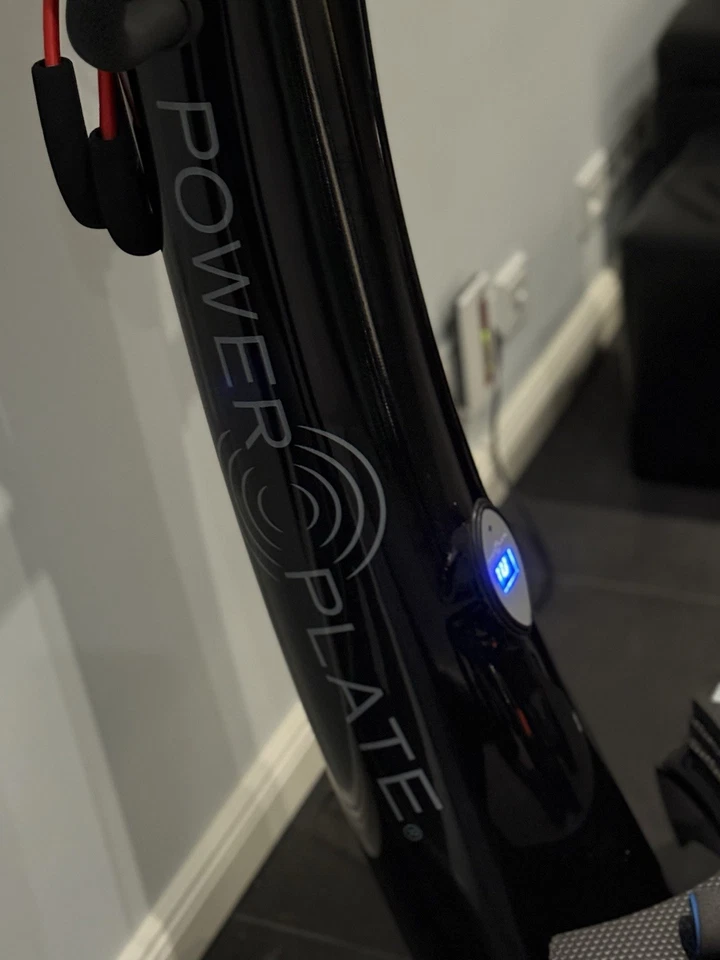 Power Plate my 5, schwarz, inklusive Power Shield und Zubehör - Bild 2 von 4