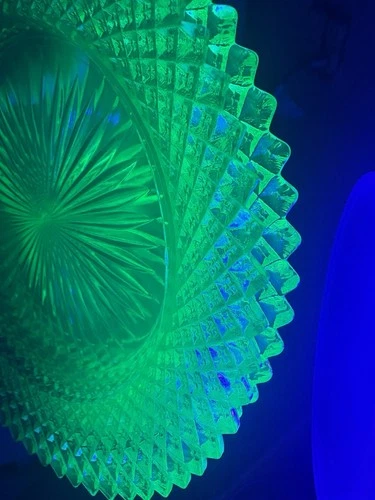 Vaseline Uranium Green Miss America 6 3/4" Plate