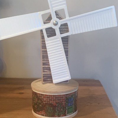 Thomas wooden railway train 1992 windmill very good condition 