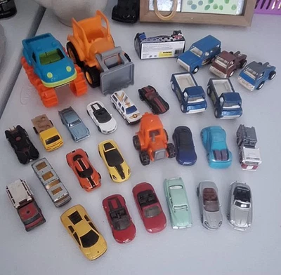 Matchbox, Hotwheels, Maisto Auto, Tootsie Toys, Die Cast, MEHR LOT von 28 siehe Bilder - Bild 1 von 4