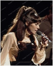 8x10 Print Karen Carpenter on Stage Performing The Carpenters 1971 #PRP