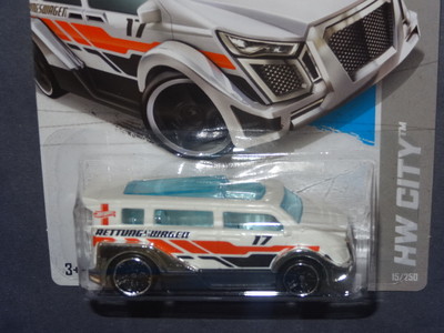 HW HOT WHEELS 2013 HW CITY #15/250 SPEEDBOX SUV HOTWHEELS WHITE TRACK READY