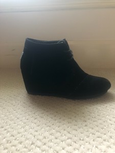 toms desert wedge bootie