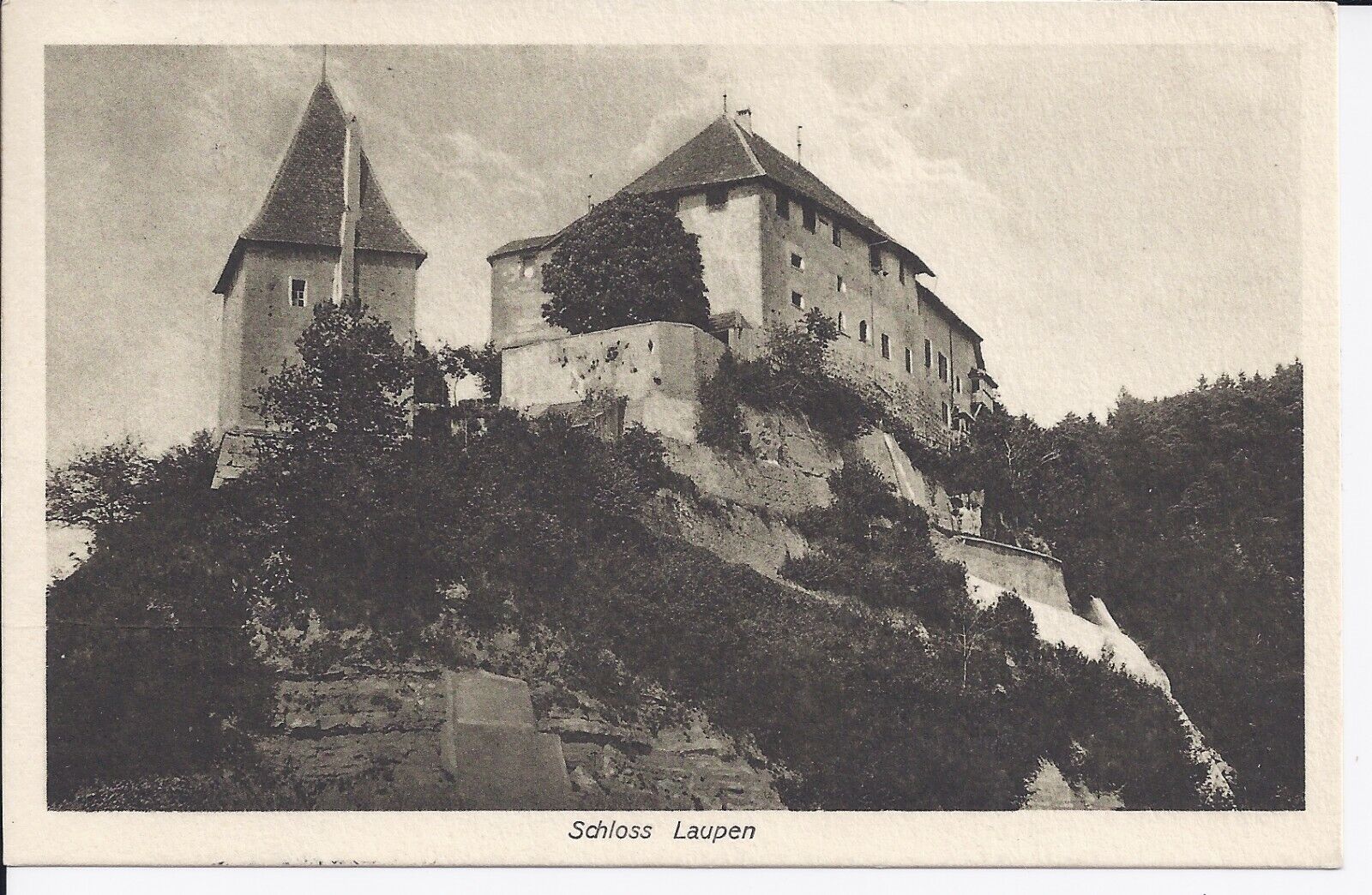 Foto 1 di 2