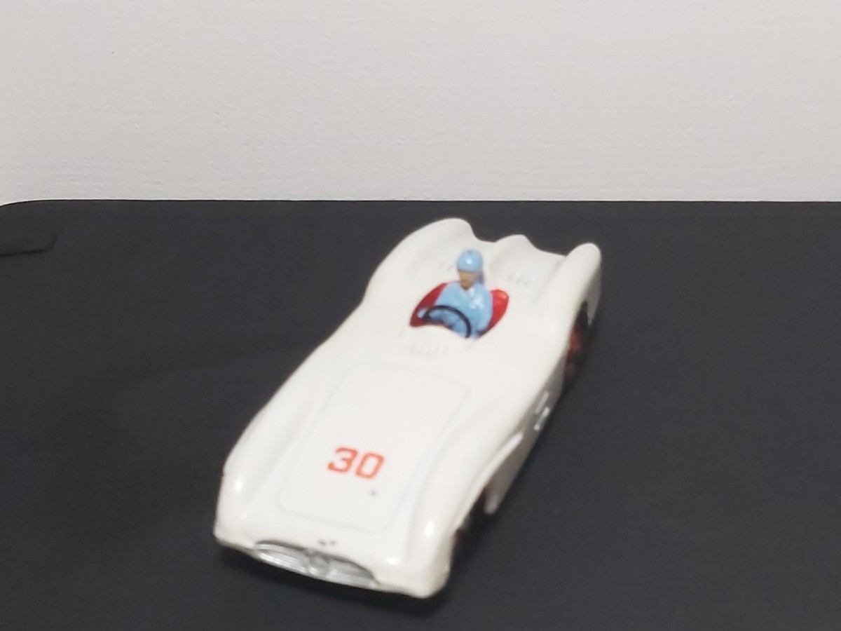 VINTAGE DINKY 237 MERCEDES BENZ RACING CAR - ORIGINAL MODEL VNM